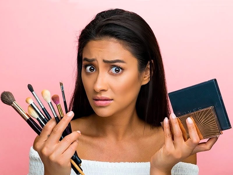 Bronz Makyaj Nasıl Yapılır? Malzemeleri, Modelleri ve Teknikleri