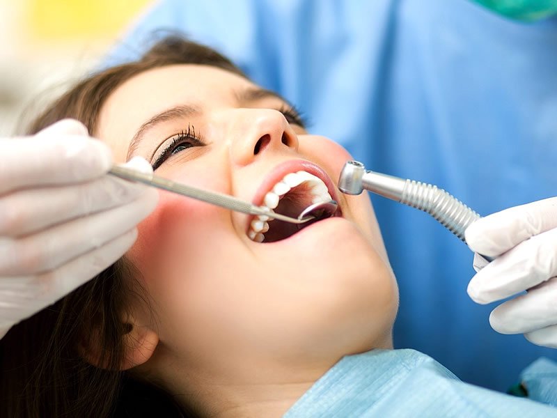 Diş Eti İltihabı Nedir? Nasıl Geçer? Diş Eti İltihabına Ne İyi Gelir?
