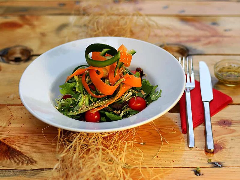 Diyet Salata Tarifleri ve Kalorileri Nedir?