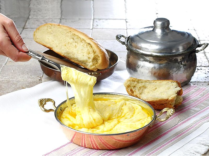 Kuymak Nasıl Yapılır? Karadeniz Usulü Mıhlama Tarifi