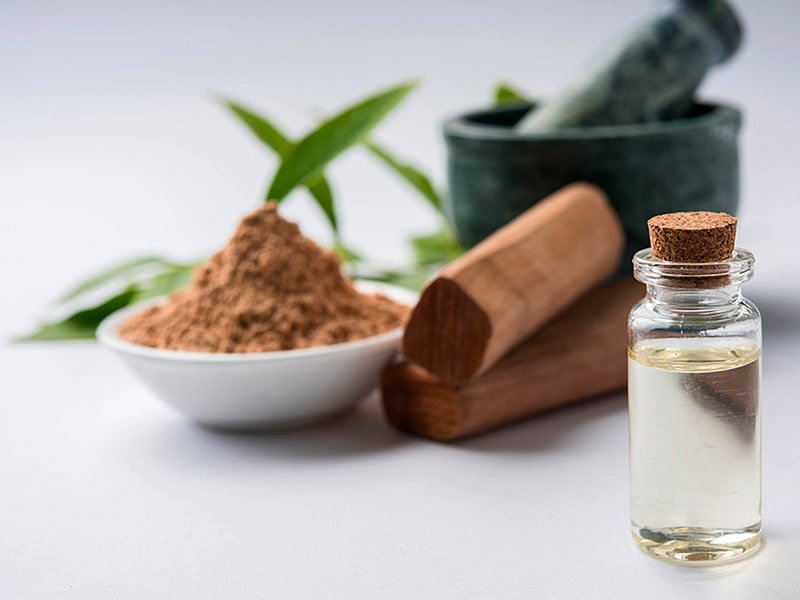 Sandal Ağacı Yağı Nedir? Faydaları Nelerdir? Nasıl Kullanılır?