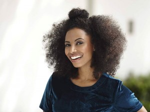 Afro Saç Nedir? Nasıl Yıkanır? Modelleri, Yaptıranlar, Fiyatı ve Yapımı
