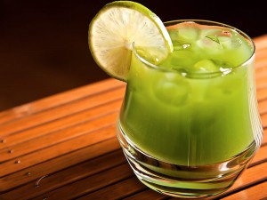 Buzlu Yeşil Çay Tarifi Nedir? Cilde Faydaları Nelerdir? Soğuk Yeşil Çay Ödem Atar mı?