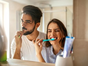 Dişler Ne Zaman Fırçalanmalı? Sabah Aç Karnına Diş Fırçalanır mı?