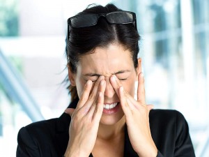 Göz Migreni Nedir? Belirtileri Nelerdir? Neden Olur? Tedavisi Nasıl Yapılır?
