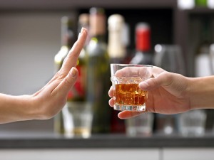 İçkinin Yan Etkileri Nelerdir? Alkolün Beyne ve İnsan Sağlığına Zararları