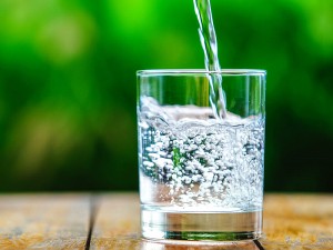 Kireçli Suyun Zararları Nelerdir? Hastalık Yapar mı?