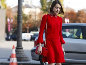 Kırmızı Elbise Makyajı Nasıl Olmalı? Öneriler ve Yorumlar