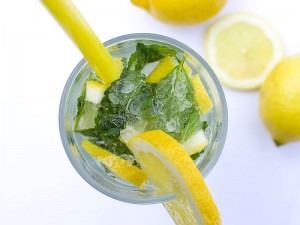 Nane Limon Salatalık Detoksu Suyu Kaç Gün Yapılır? Yapanlar ve Yorumları