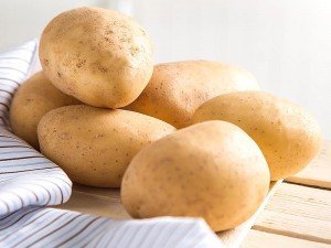 Patates Suyu Neye İyi Gelir? Nasıl Kullanılır? Faydaları ve Zararları