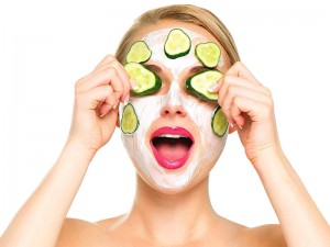 Salatalık Maskesi Ne İşe Yarar? Nasıl Yapılır? Kullananlar, Yapanlar ve Zararları