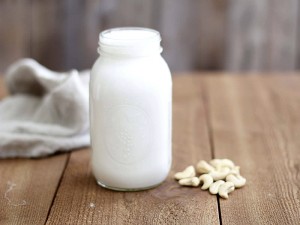 Sarımsaklı Sütün Faydaları Nelerdir? Süt ve Sarımsak Kürü Nasıl Yapılır?