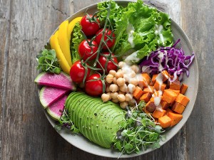 Vegan Beslenme Tablosu Sağlıklı mı? Faydaları ve Zararları
